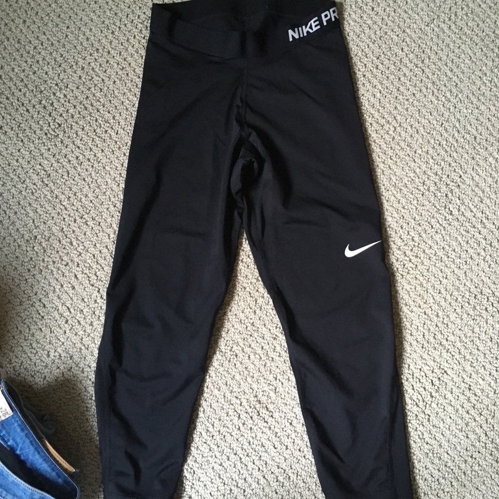Brand new Nike cropped leggings